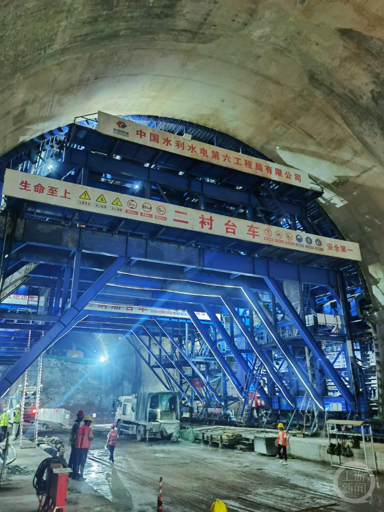 重庆轨道交通4号线施工现场图